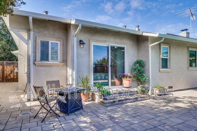 Foto del edificio - 2185 Chuleta Ct