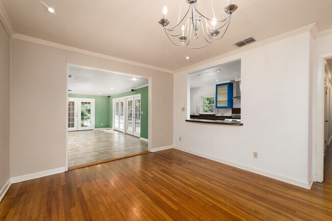 Foto del edificio - 1605 Elmwood Dr