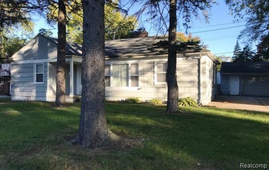 Foto principal - 20300 Westhampton Ave