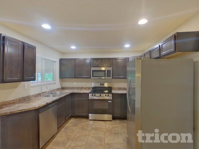 Building Photo - 6725 Defoe Ave