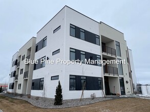 Building Photo - 311 E Lorene St