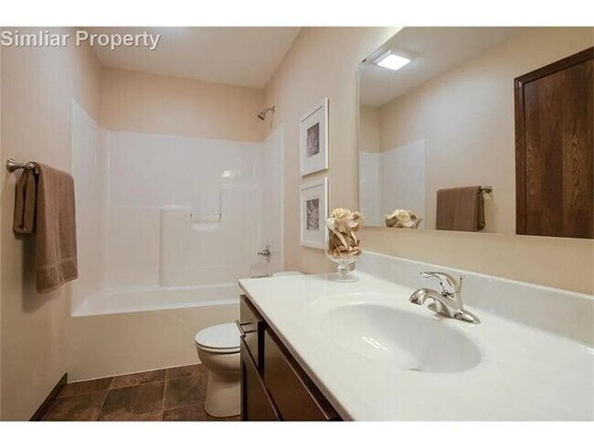 Foto del edificio - 536 Meadow Oak Cir