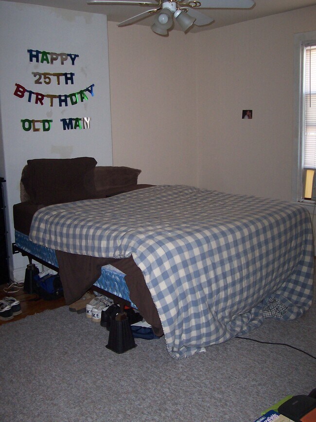 Foto del edificio - 684 Parker St