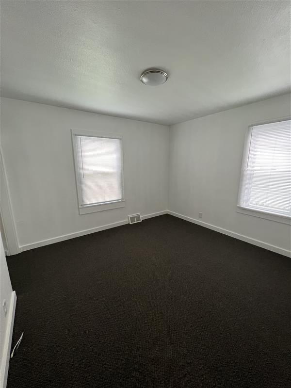 Building Photo - 403 S 28th St
