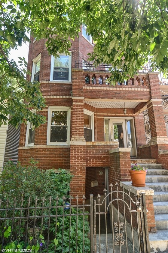 Foto principal - 2435 N Washtenaw Ave