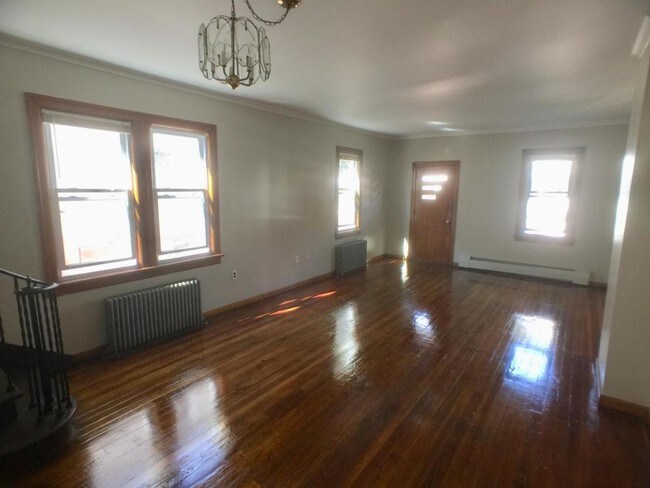 Building Photo - 2026 Margaret Ave