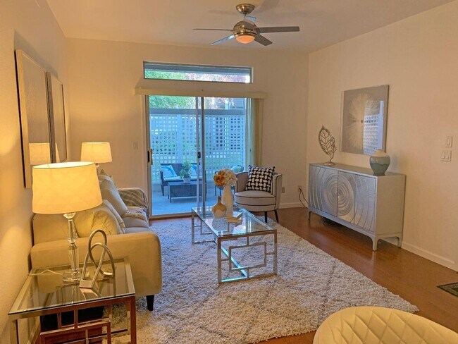 Sala de estar - 929 Lake Tahoe Ct