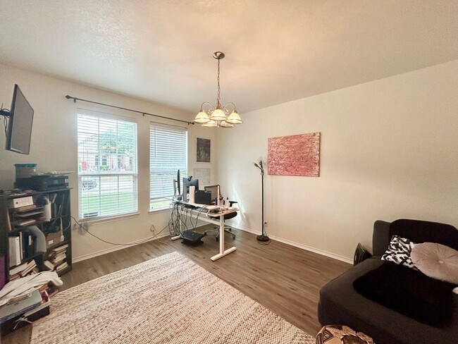 Building Photo - 5 BED/3 BATH GORGEOUS HOUSE FOR LEASE! AVA...