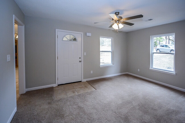 Building Photo - 2731 Lorena Cove