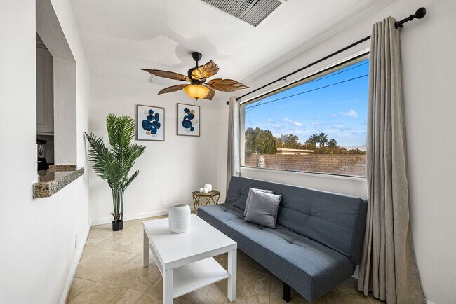 Foto del edificio - Sunnyside House with Pool in Palm Springs (Monthly Only - No Long Term)