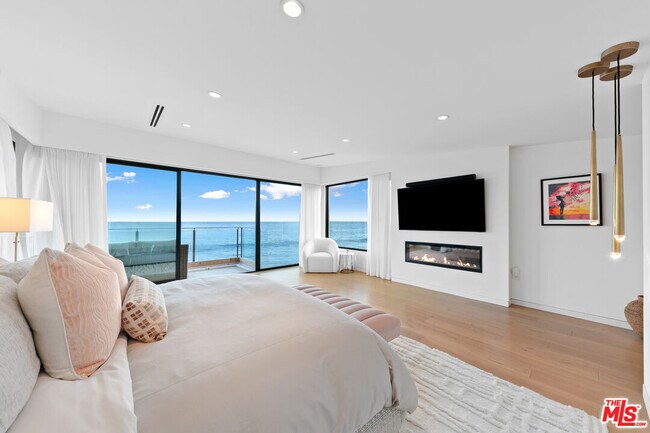 Foto del edificio - 24146 Malibu Rd