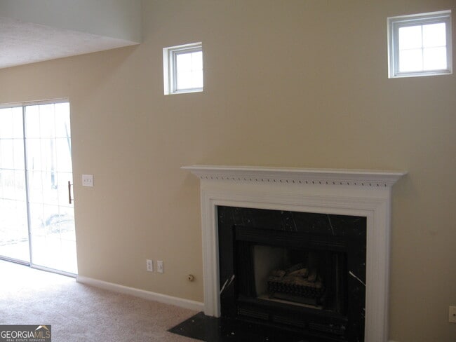 Building Photo - 2270 Lexington Ln