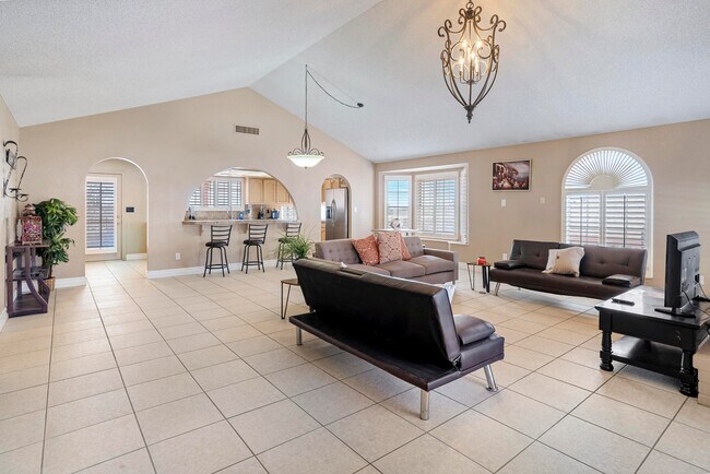 Building Photo - 653 Bluff Canyon Cir