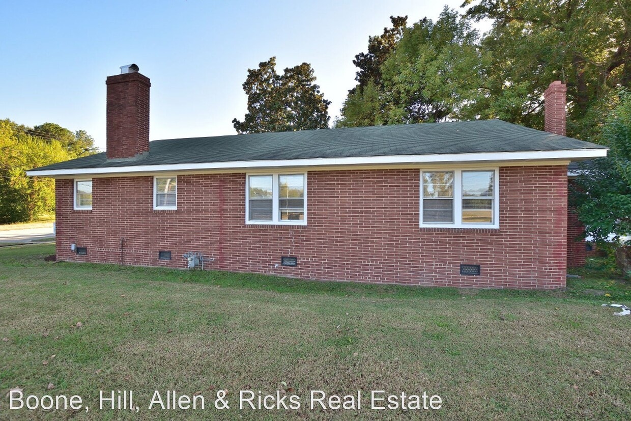 Foto principal - 3 br, 1.5 bath House - 738 Atlantic Avenue