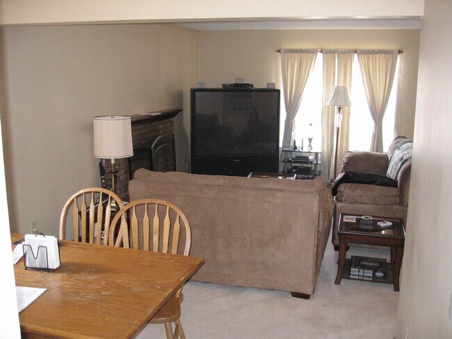Building Photo - 416 Spartan Ave