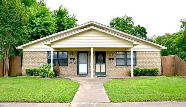 Building Photo - Sherman Duplexes