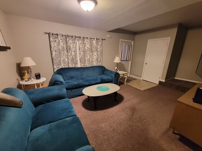 Sala de estar - 1628 Bell Ave