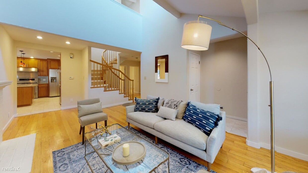 Foto principal - 1032 Hollyburne Ave