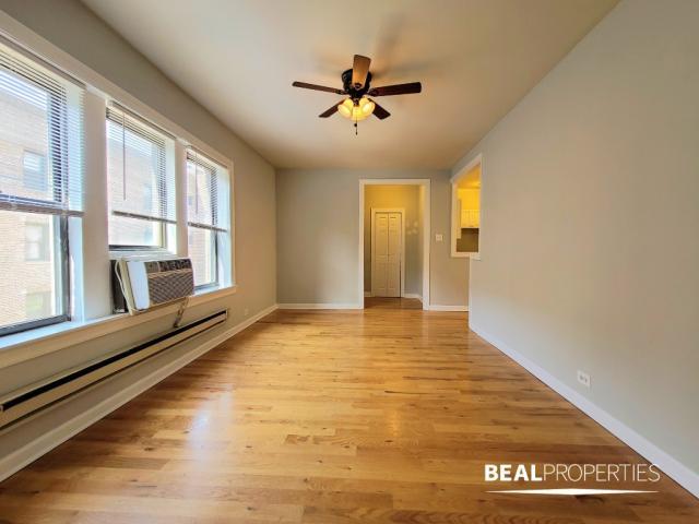 Building Photo - 1 bedroom in CHICAGO IL 60613