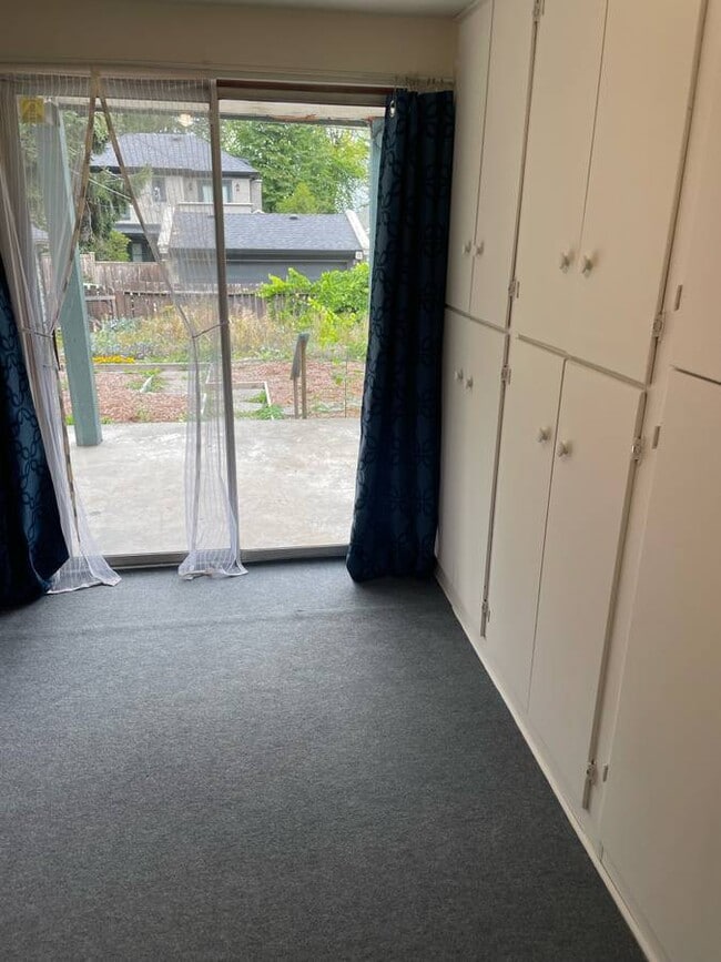 Building Photo - 3853 W 15th Ave