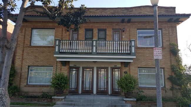 Building Photo - 640 W 8th St