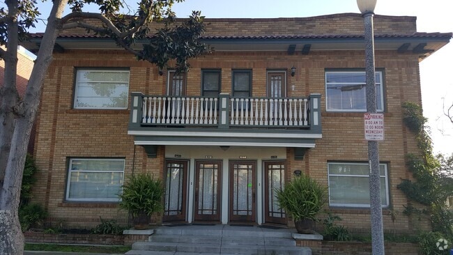 Building Photo - 640 W 8th St