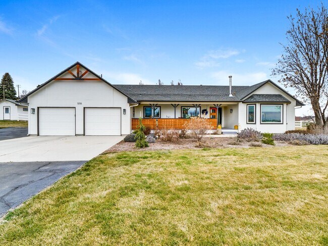 Building Photo - Stunning Home on 1 Acre and RV Parking!