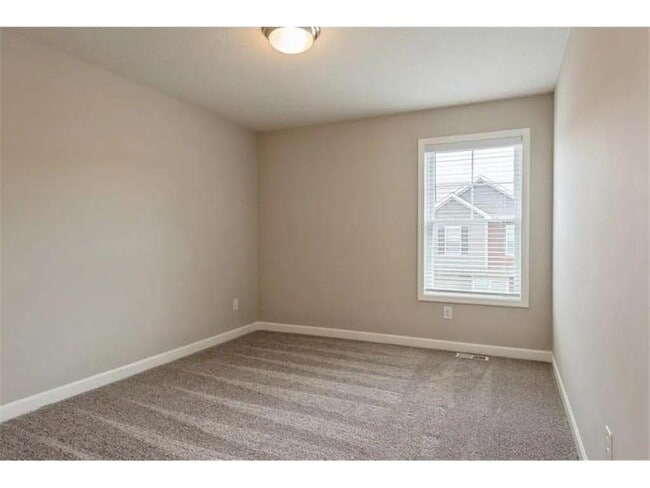 Building Photo - 10888 Fountain Pl N