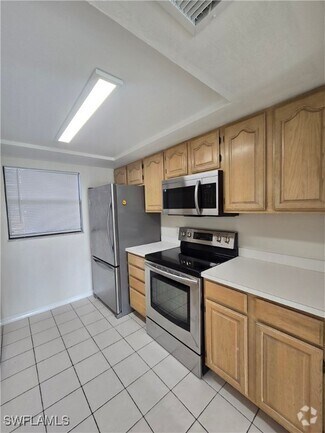 Building Photo - 4815 Triton Ct E