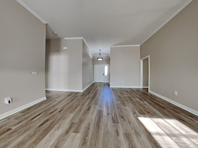 Foto del edificio - 409 Baneberry Ln
