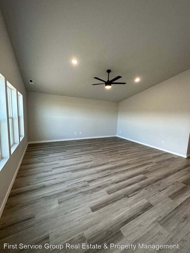 Building Photo - 4 br, 2 bath House - 11320 W Teratai St