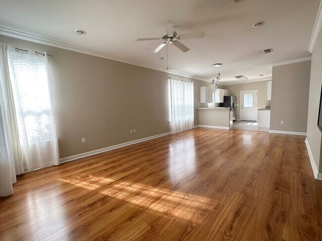 Foto del edificio - Beautiful 3 Bedroom Home in Destin. Beachside of Hwy 98!