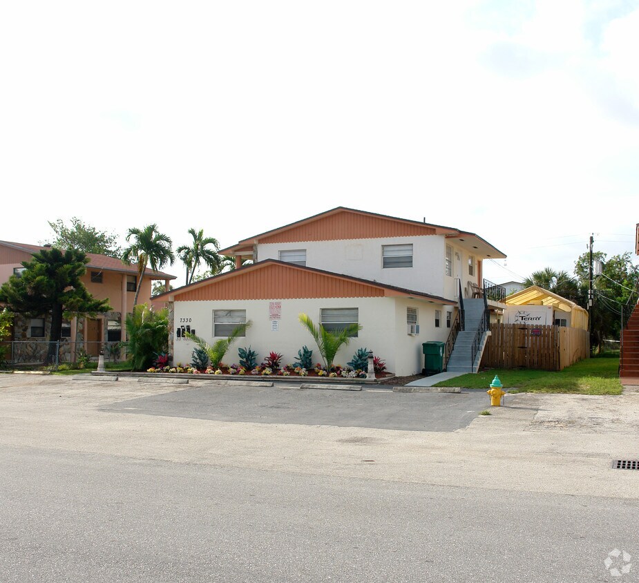 Primary Photo - 7330 NW 37th St