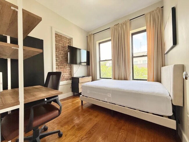 Foto del edificio - Furnished room/NOT APARTMENT