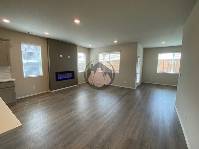 Foto del edificio - Beautiful Home in Woodburn-Available NOW