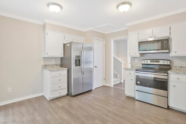 Building Photo - 4028 Landress Way