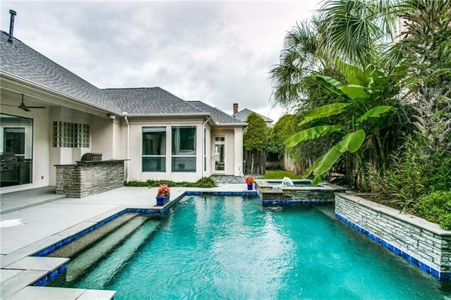 Foto del edificio - 6425 Shady Oaks Ln