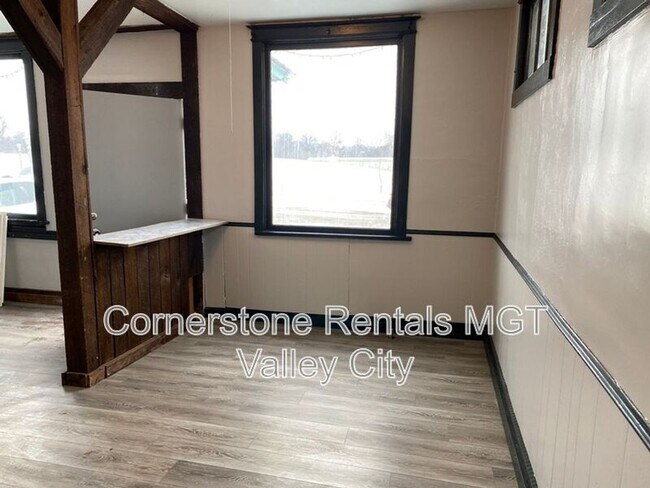 Building Photo - 261 College St SE