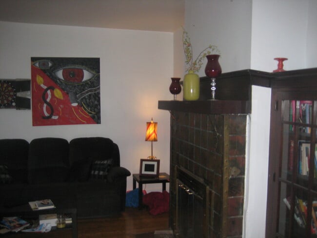 Building Photo - 706 Summerlea St