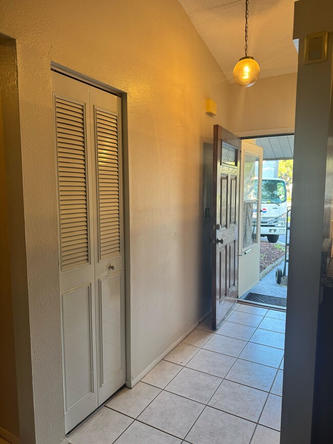 Entryway & Pantry - 566 Capistrano Ct