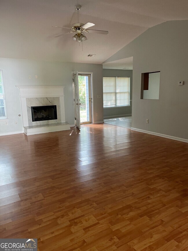 Building Photo - 8662 Guthrie Dr