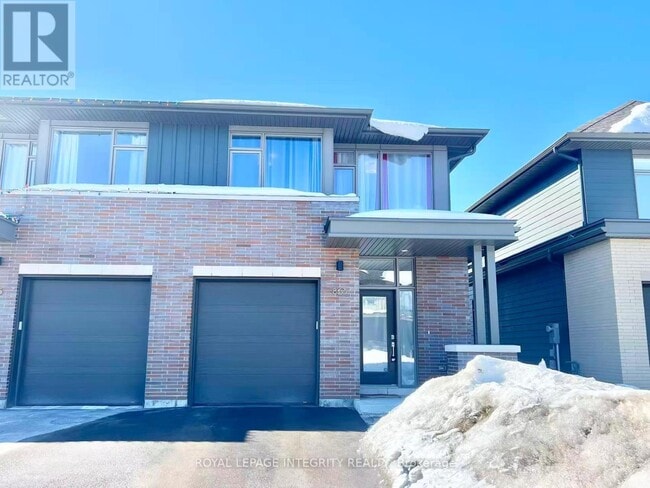 Building Photo - 863 Moses Tennisco St