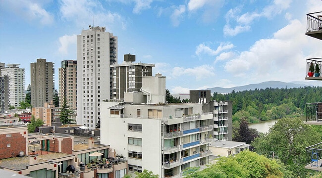 Building Photo - Ilikai