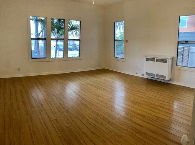 Building Photo - 969 S Serrano Ave