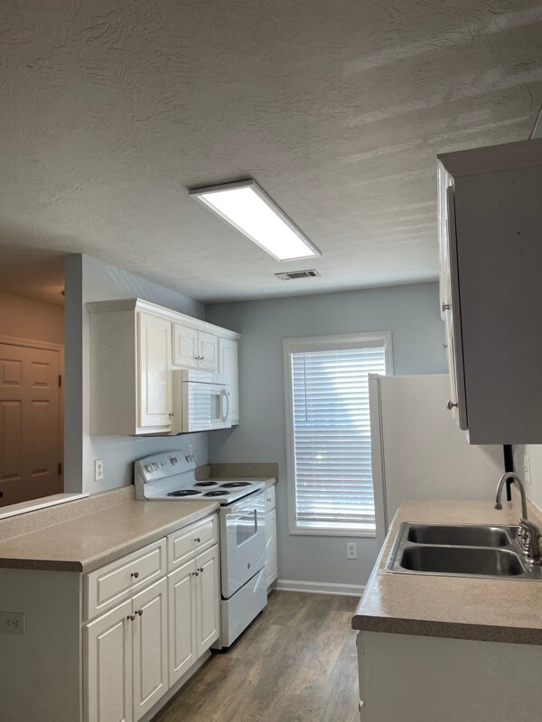 Building Photo - 7123 Belize Dr