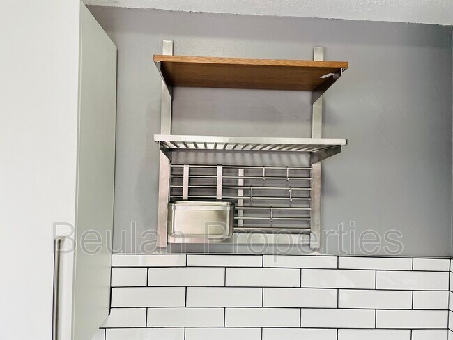 Building Photo - 2028 S 12th St