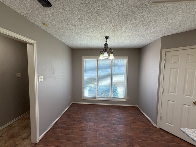 Building Photo - Nice Modern Home Located In Whisper Wood Near Tech. Includes access to pool & tennis court.
