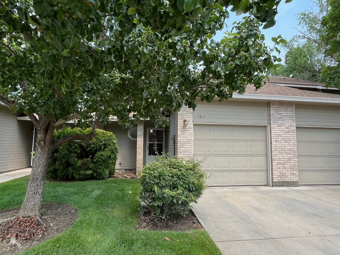 Primary Photo - 362 E Elwood Ln