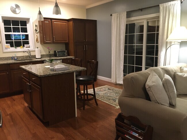 Kitchen - 90 Rangeway Rd