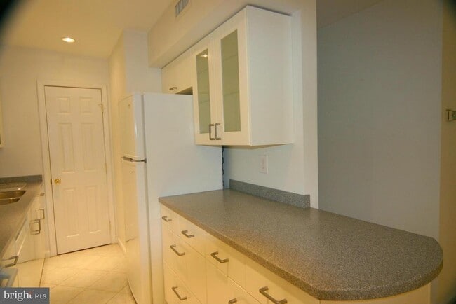 Building Photo - 8358 Dunham Ct